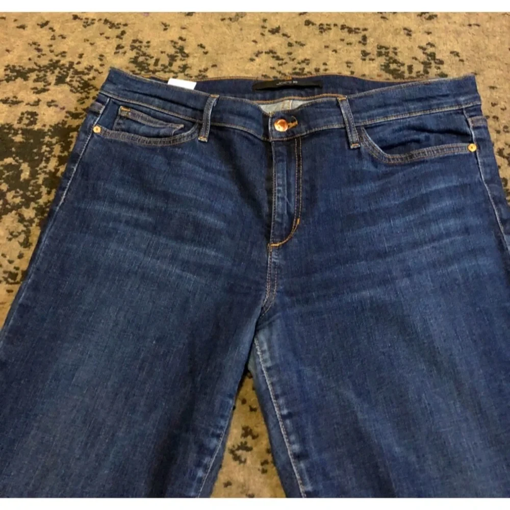 Petite Bootcut Jeans In Blair Wash